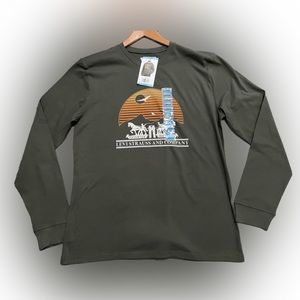 NWT Levi’s Men’s Long Sleeves Graphic T-Shirt  Size:L Green